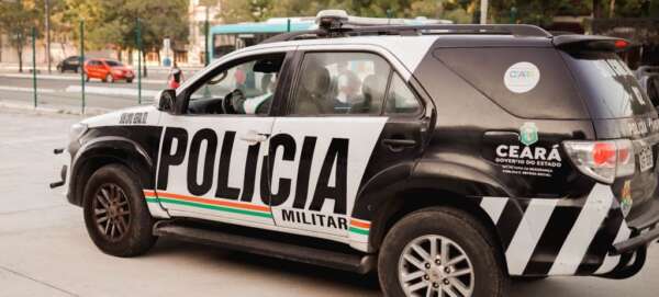 PMCE prende em flagrante homem após feminicídio e tentativa de homicídio em Crateús