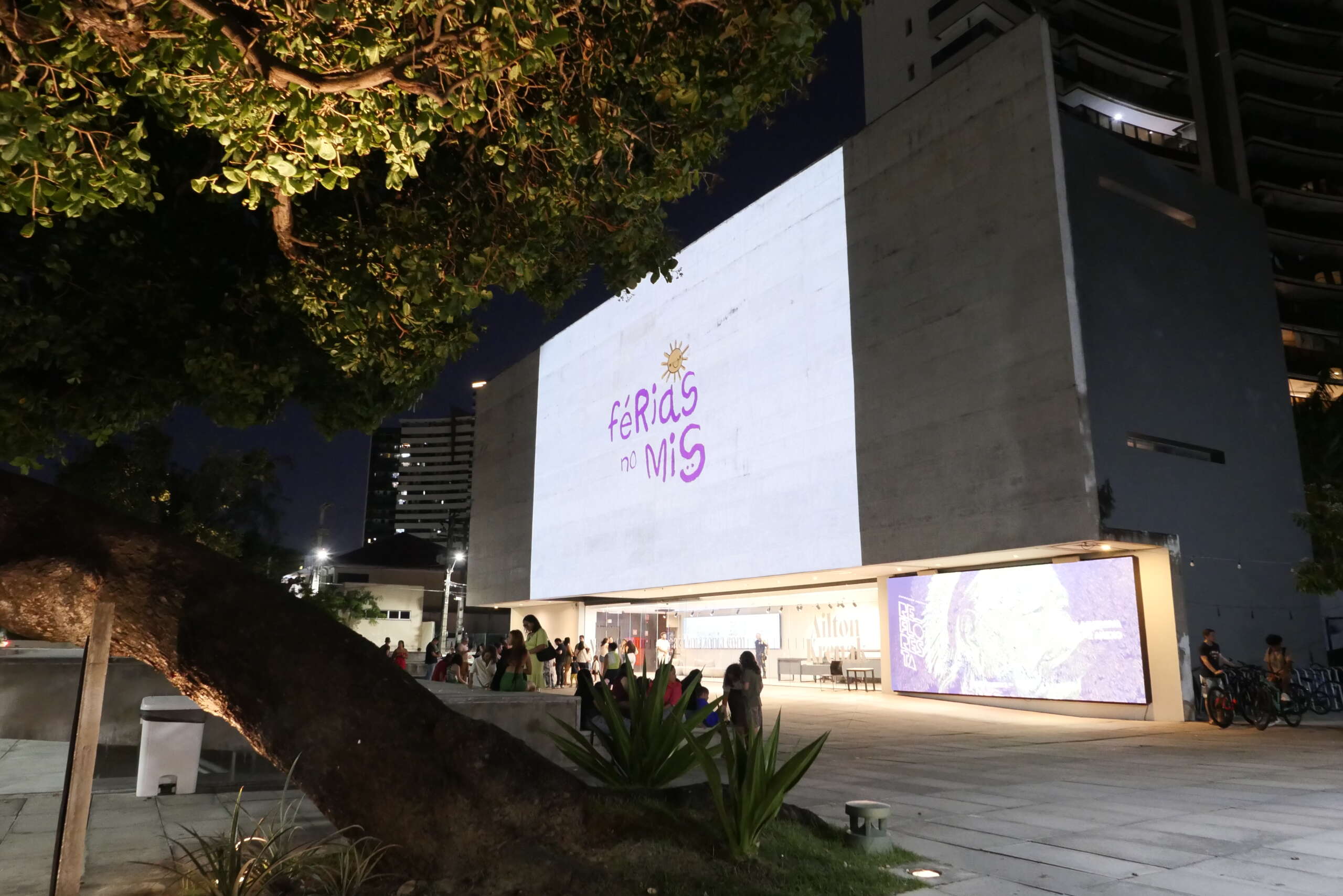 MIS CE realiza despedida das férias com bailinho à fantasia para crianças e familiares na praça do Museu nesta sexta-feira (1º de agosto)