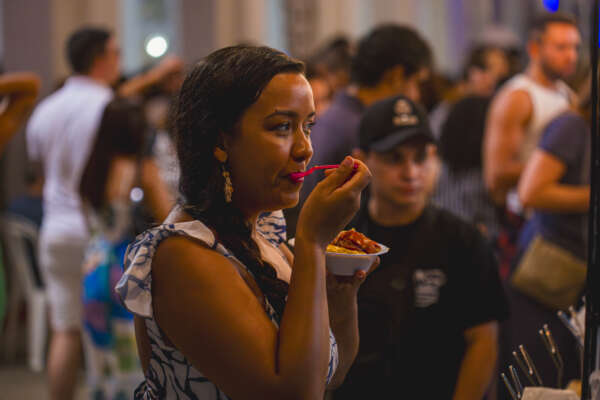 Feira de pratinhos e tributo a Cazuza integram programação do Mercado AlimentaCE neste fim de semana