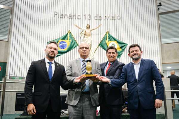 Aesp/CE é homenageada pelos seus 14 anos na Assembleia Legislativa do Ceará