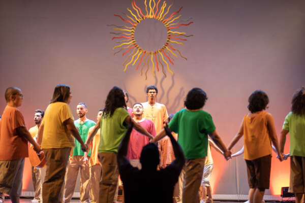 Temporada cênica, encontros formativos de moda e ancestralidade e sessões no Planetário marcam semana no Dragão do Mar