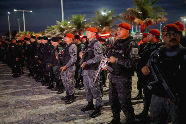 Reforço da PMCE no Vicente Pinzón resulta em prisões e apreensões