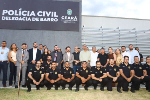 Em Barro, população recebe nova Delegacia e Centro de Educação Infantil