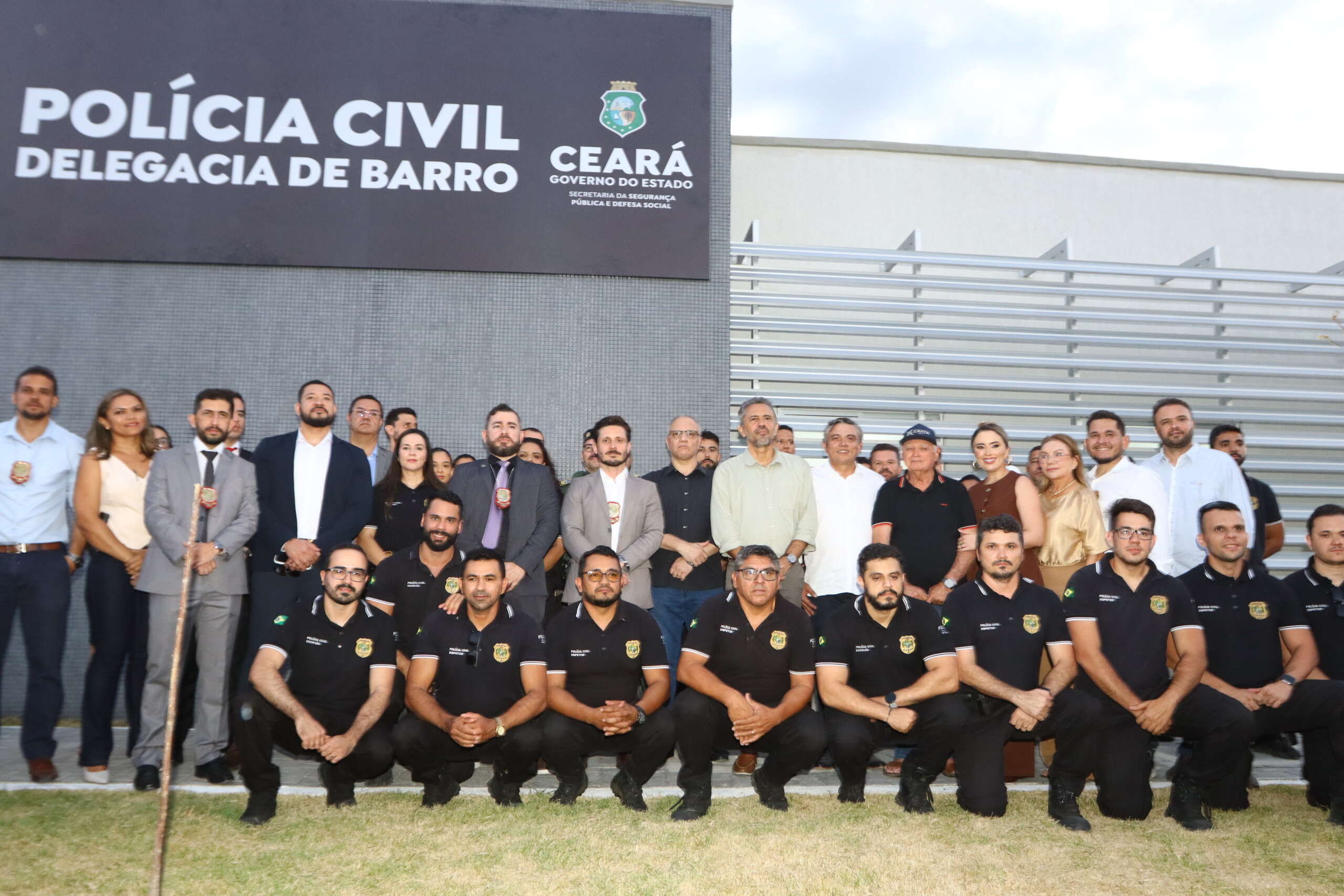 Em Barro, população recebe nova Delegacia e Centro de Educação Infantil