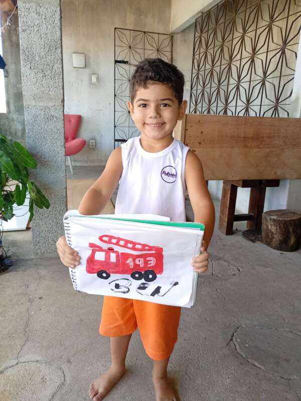 Menino revela sonho de ser bombeiro militar ao avô que faz parte do CBMCE