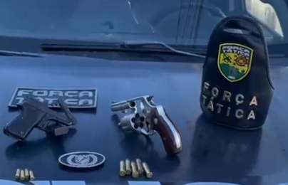 Polícia Militar captura dupla com armas de fogo na Capital