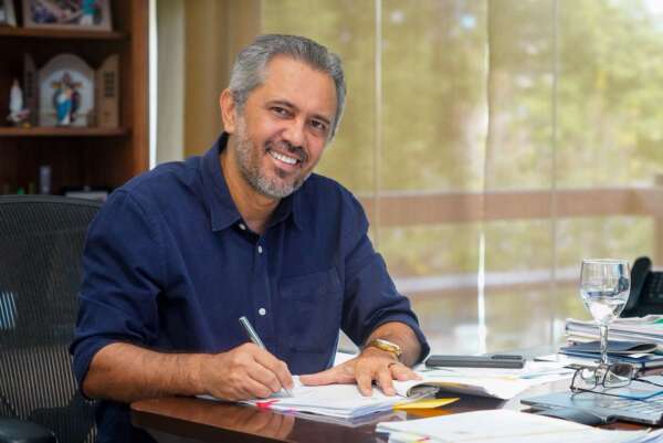 Decreto publicado garante gratificação mensal a diretores e coordenadores escolares