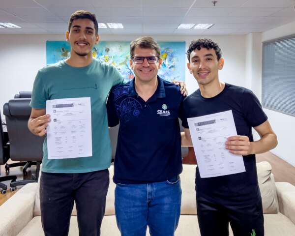 Governo do Ceará impulsiona atletas de Karatê com entrega de passagens aéreas