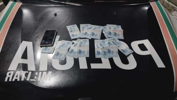 PMCE prende homem com R$ 1.650 em cédulas falsas no município de Martinópole