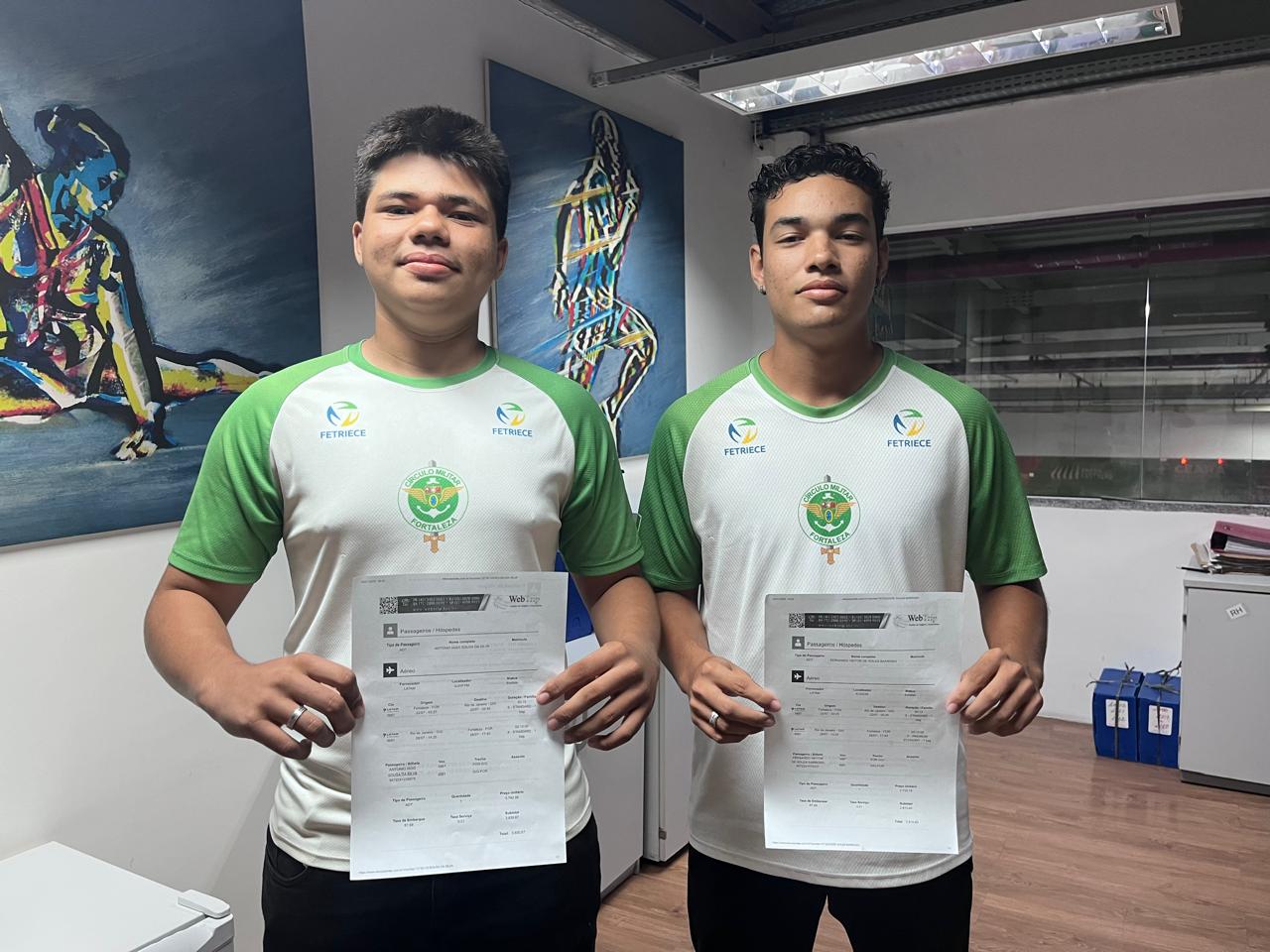 Atletas cearenses de tiro com arco recebem passagens para Campeonato Nacional no Rio de Janeiro