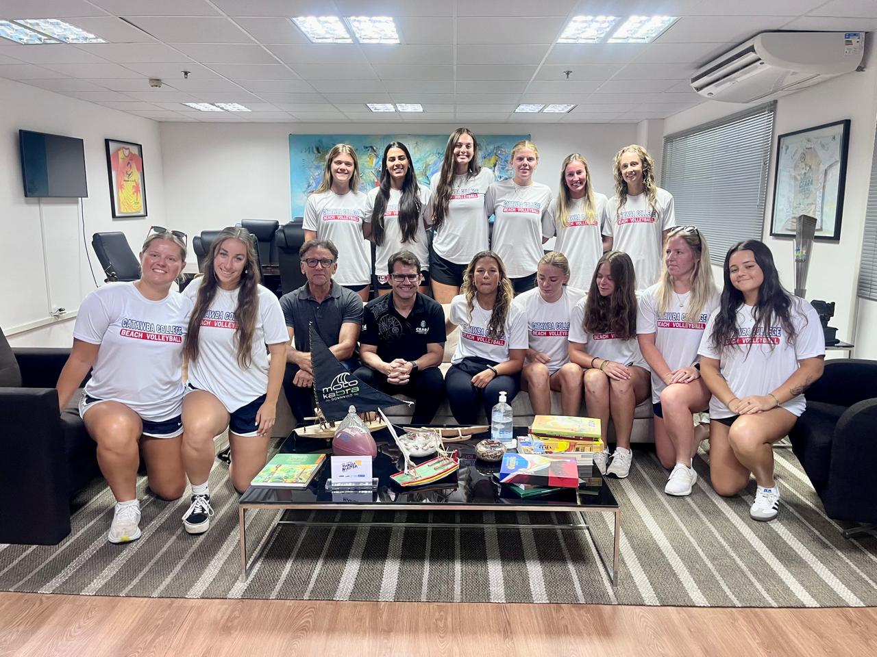 Sesporte recebe time feminino de vôlei da Catawba College (EUA)