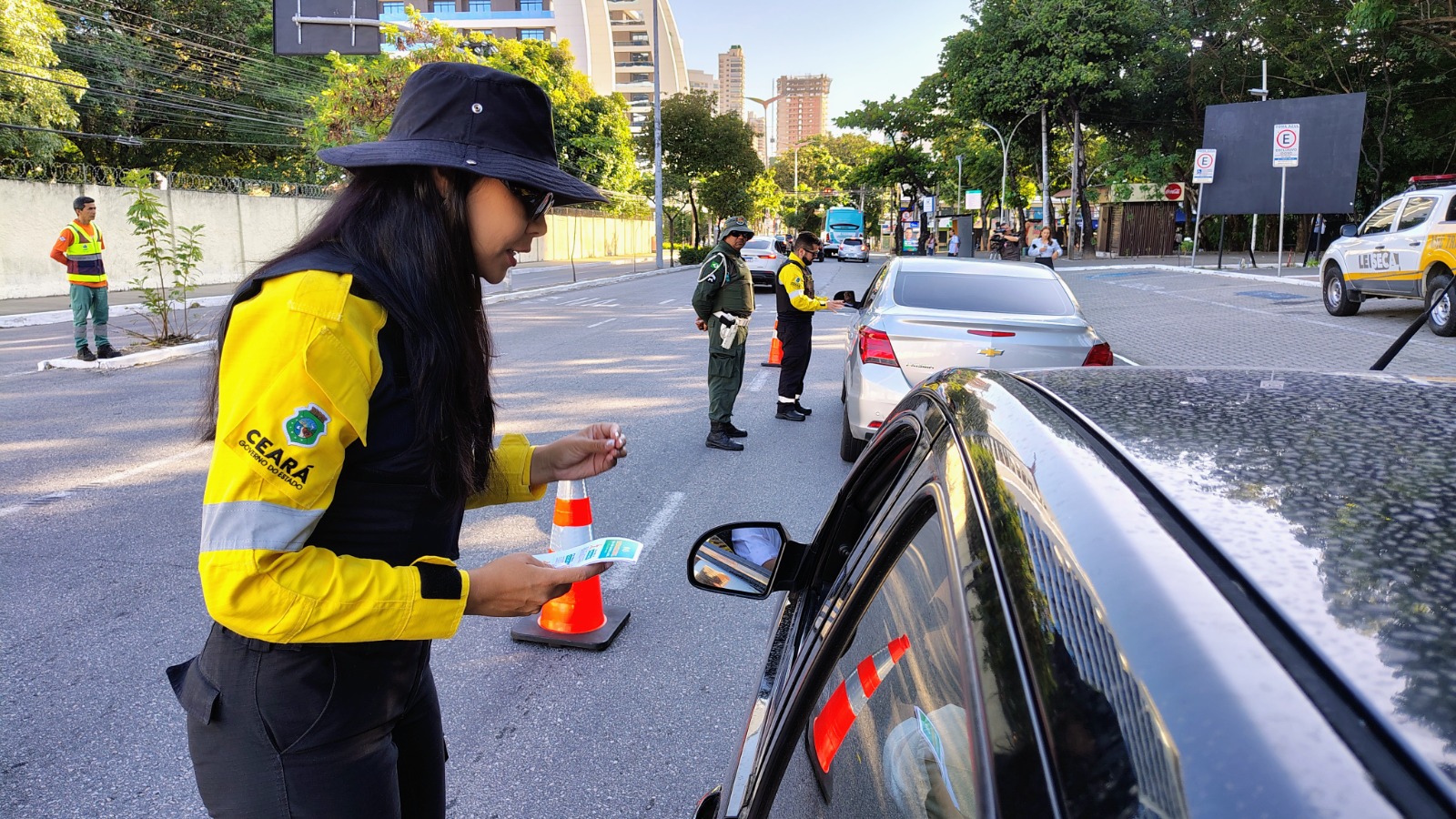 Detran, BPRE e AMC realizam blitz educativa alusiva ao Dia do Motorista