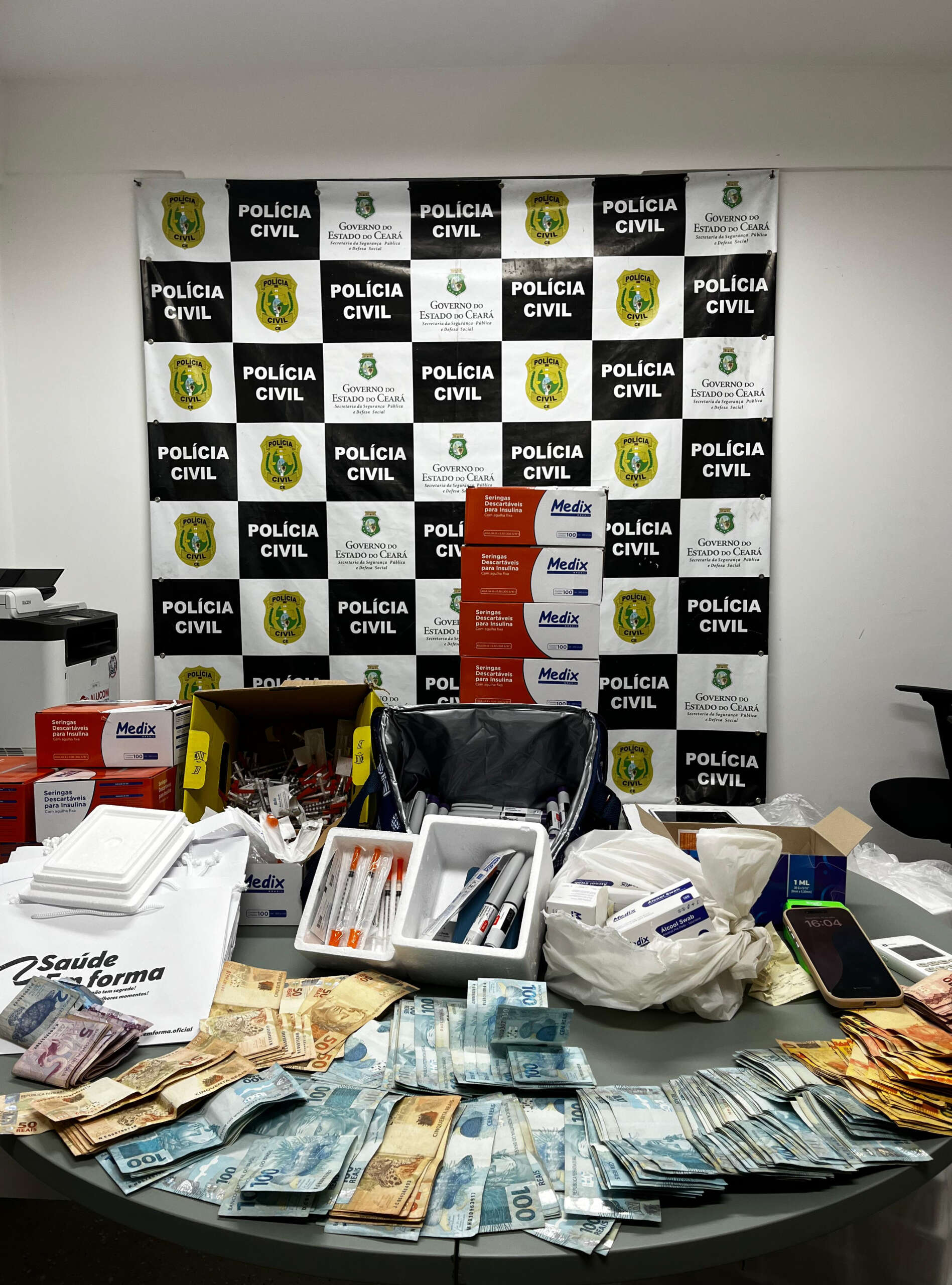 PCCE prende em flagrante mulher que vendia ilegalmente caneta emagrecedora em Cascavel