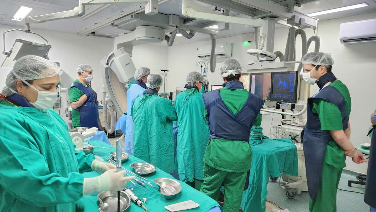 Hospital de Messejana treina médicos de outros estados em procedimento cardíaco de alta complexidade