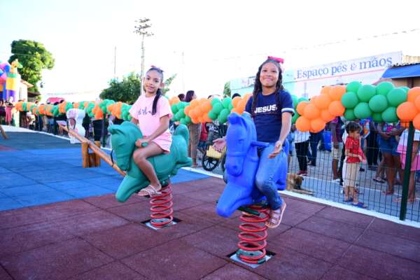 Ceará entrega a brinquedopraça número 300 e amplia rede de atenção à infância em todos os municípios