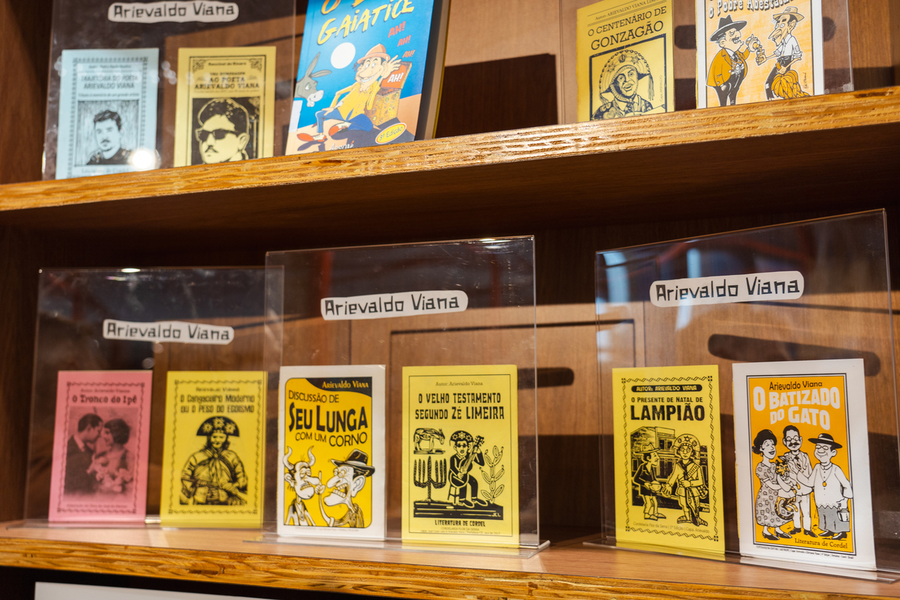Bece celebra um ano da Cordelteca Arievaldo Viana com roda de conversa sobre acervos e bibliotecas de cordéis