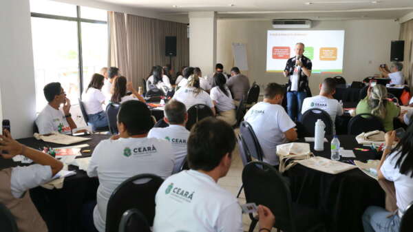 Encontro fortalece atuação de coordenadores escolares com foco na aprendizagem