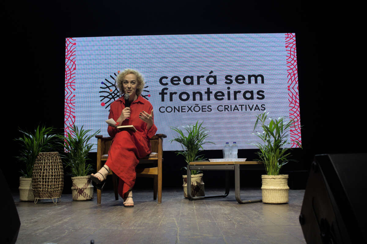 Governo do Ceará lança programa para bolsas de formação artística e publicação de livros