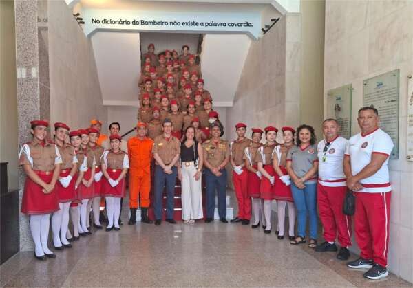 Museu do Corpo de Bombeiros realiza primeira visita guiada para alunos