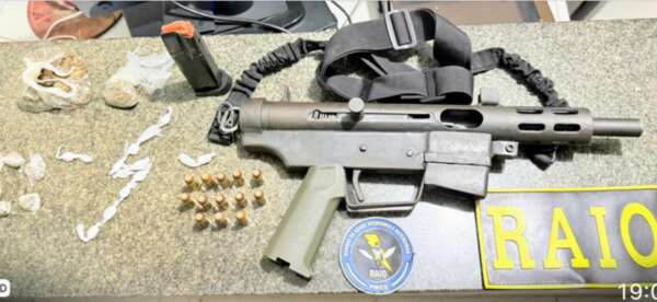 Policiais militares apreendem submetralhadora e drogas na zona rural do Eusébio