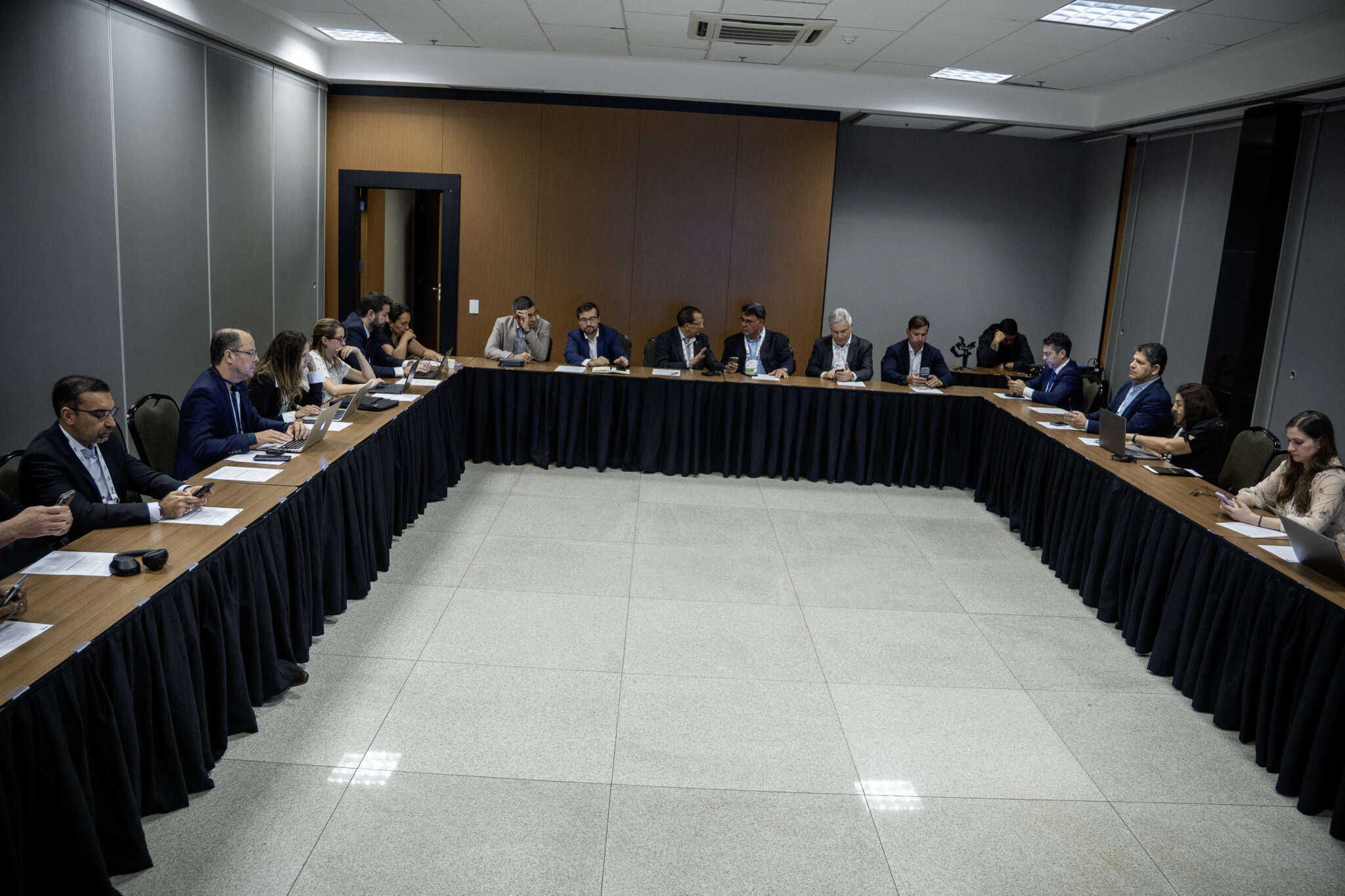 Etice participa de reuniões com o BID e o Banco Mundial durante o SECOP 2025