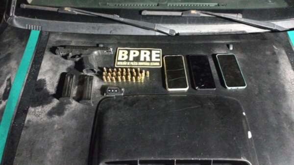 Polícia Militar prende dupla com pistola e munições no Eusébio