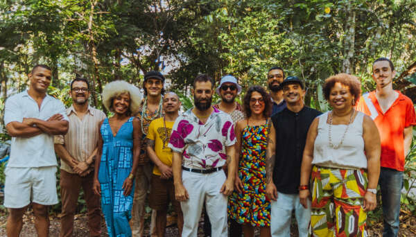 Afrobeat em cena: grupo Abayomy faz show gratuito no Dragão do Mar