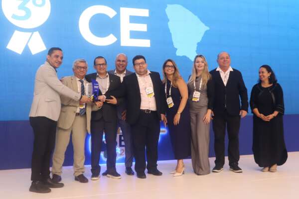 Ceará recebe prêmio nacional por avanços nos serviços públicos digitais