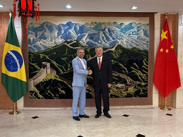 Governo do Ceará e Embaixada da China se reúnem para tratar de parcerias econômicas