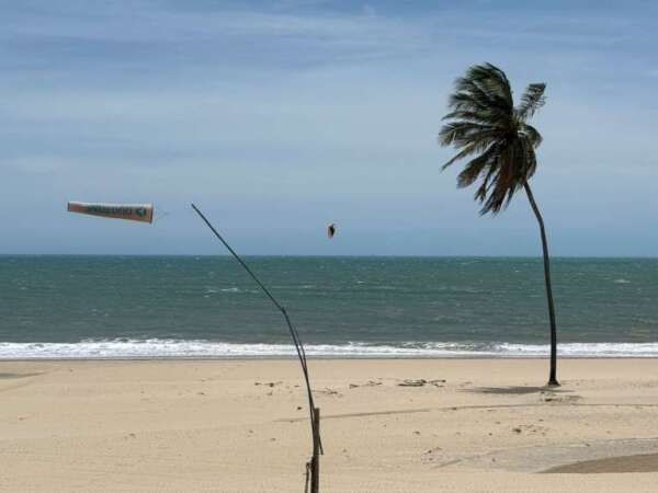 Ventos fortes devem marcar o litoral cearense nos próximos dias