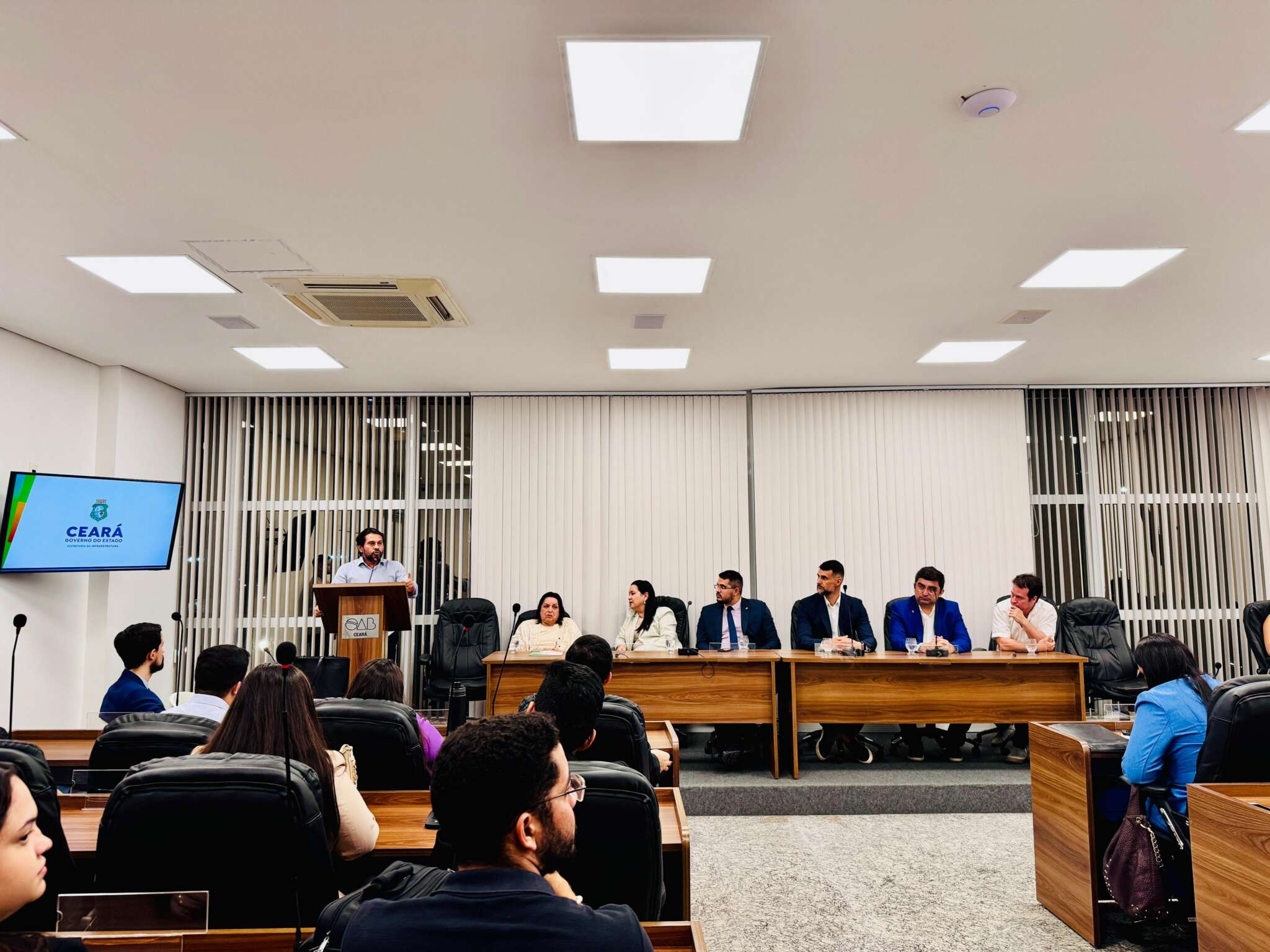 Seinfra apresenta avanços do sistema metroferroviário do Ceará em evento na OAB-CE