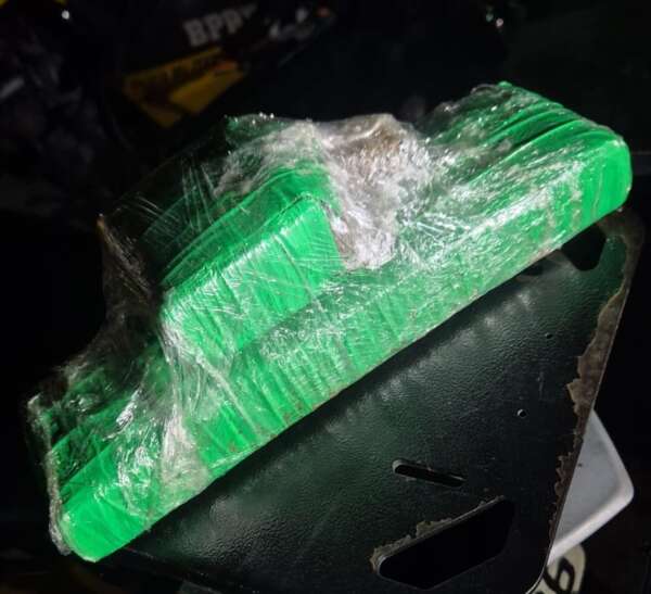Polícia Militar captura suspeito com 1 kg de maconha no bairro Vicente Pinzón
