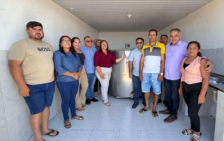 SDA entrega tanque de resfriamento de leite para comunidades rurais de Monsenhor Tabosa