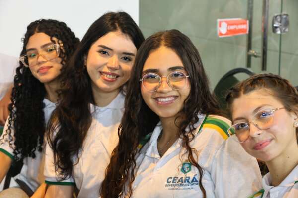 Com investimento de R$ 106 milhões, governador Elmano assina ordens de serviço para construir 9 escolas em tempo integral