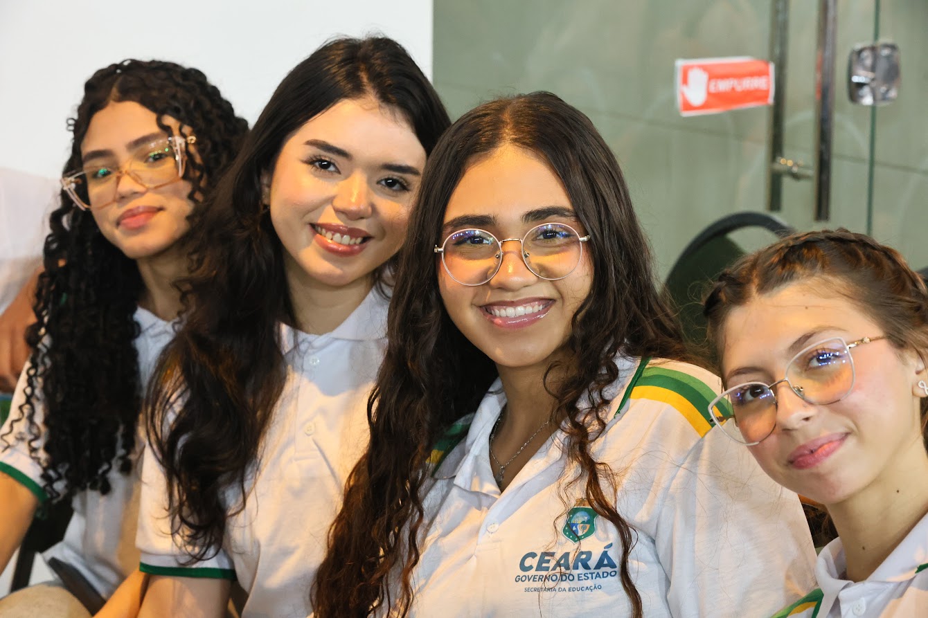 Com investimento de R$ 106 milhões, governador Elmano assina ordens de serviço para construir 9 escolas em tempo integral