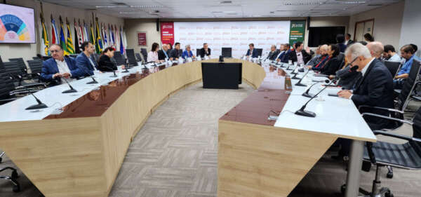 Seplag-CE integra debate sobre FNE 2026, estimado em R$ 52,6 bilhões