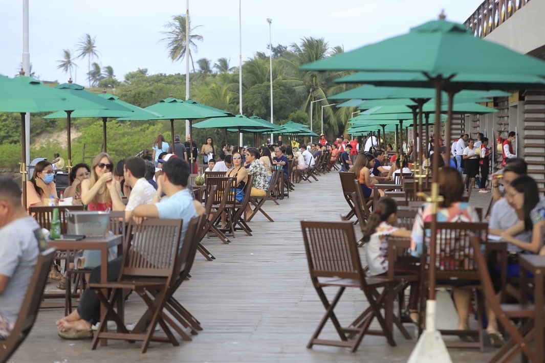 Setor de serviços cresce 2,94% e turismo garante 13,7 mil novos empregos no Ceará