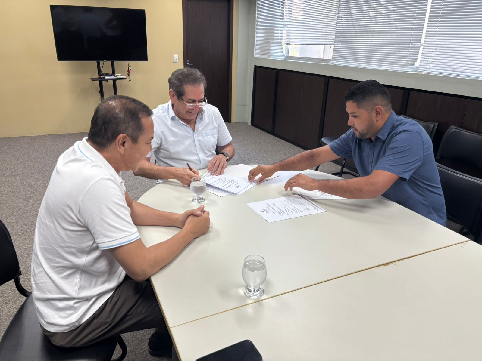 Secretaria das Cidades autoriza obras de sistemas de abastecimento de água e perfuração de poços no Ceará