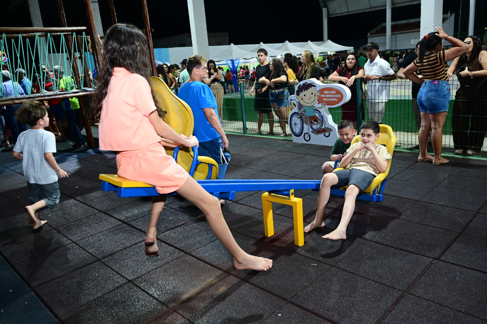 Poranga ganha brinquedopraça, a 302ª entregue pelo Mais Infância Ceará