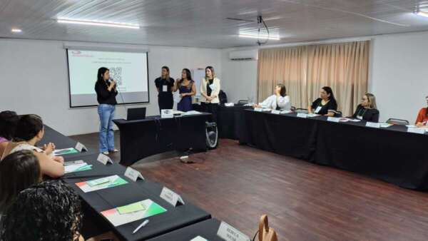 ESP/CE capacita novas turmas de profissionais de saúde para comunicação em situações críticas