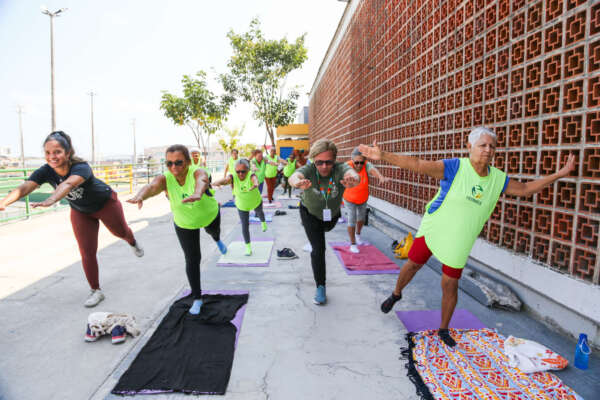 Histórias que se alongam: pilates gratuito transforma rotina de frequentadores do Parque Aloísio Lorscheider