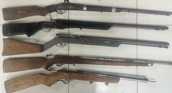 PMCE apreende cinco espingardas artesanais em Novo Oriente