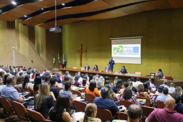 Ceará sedia aperfeiçoamento do sistema SINE