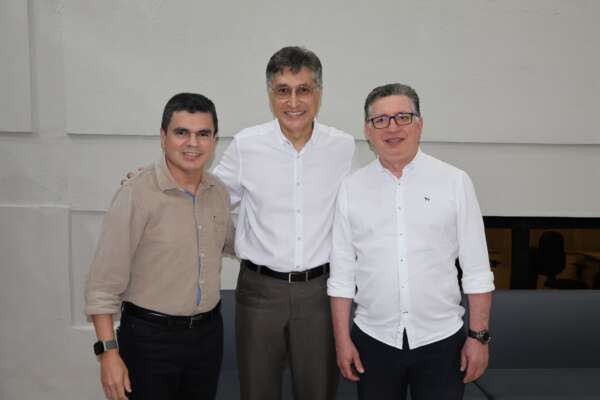 Hugo Figueirêdo toma posse como novo presidente da Etice