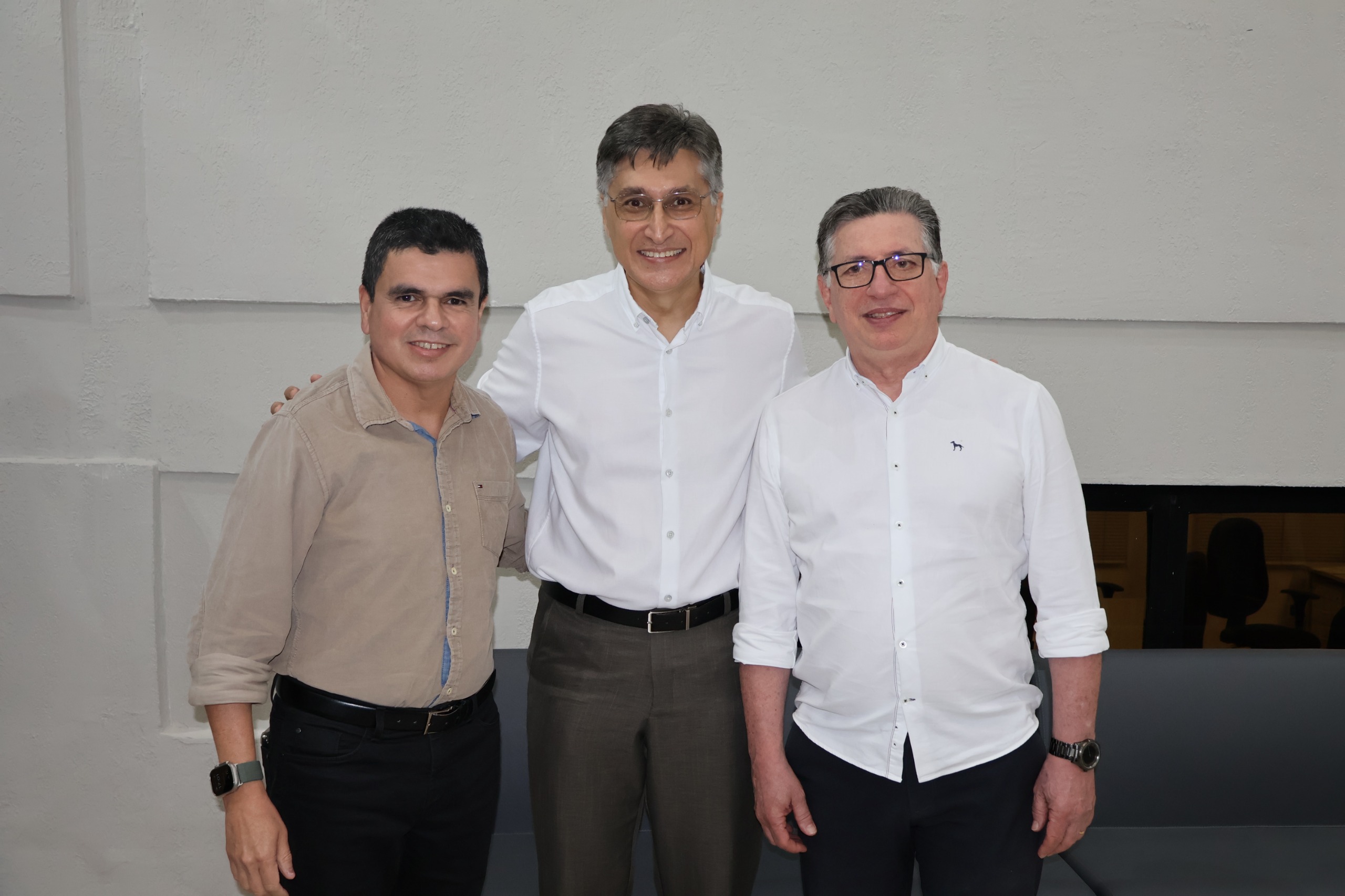 Hugo Figueirêdo toma posse como novo presidente da Etice