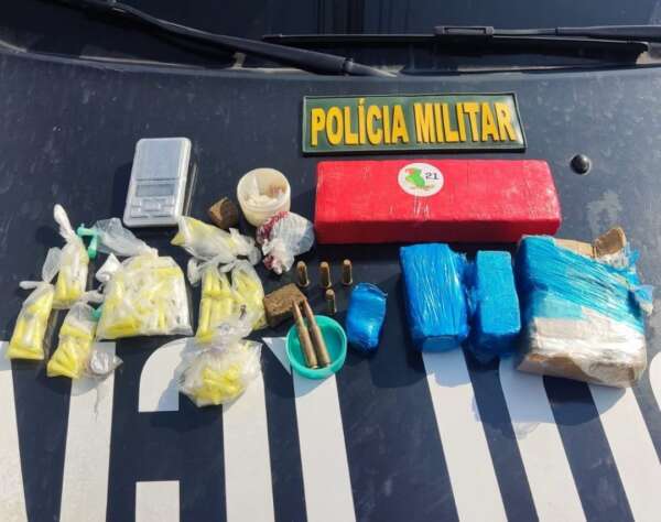 PMCE apreende drogas e munições de fuzil em residência na Caucaia