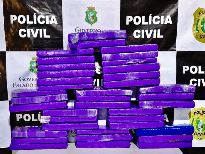 PCCE prende em flagrante suspeita de tráfico de drogas e apreende 27 kg de maconha