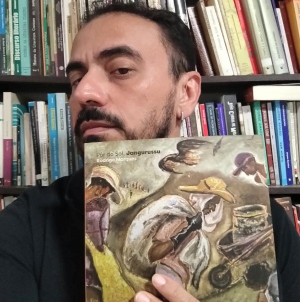 Professor da Uece é semifinalista do Prêmio Jabuti com obra sobre a rampa do Jangurussu