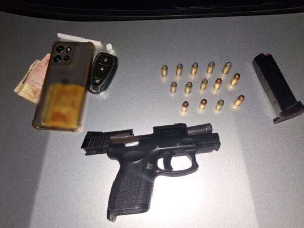 PMCE prende dois homens em posse de arma de fogo no bairro Mondubim