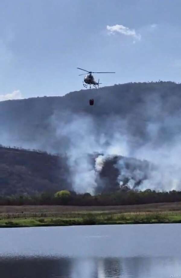 Em ação conjunta, Ciopaer/SSPDS e CBMCE combatem incêndio em Viçosa do Ceará